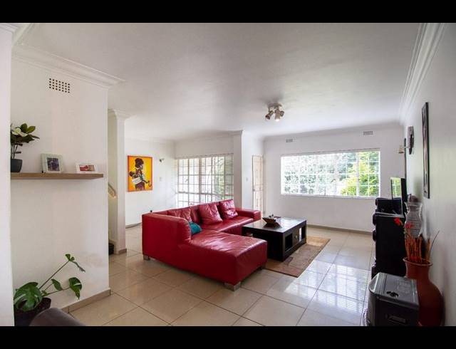 3 BEDROOM APARTMENT FOR SALE IN KEW